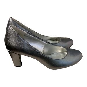 Laura Ashley heels size 7 NIB